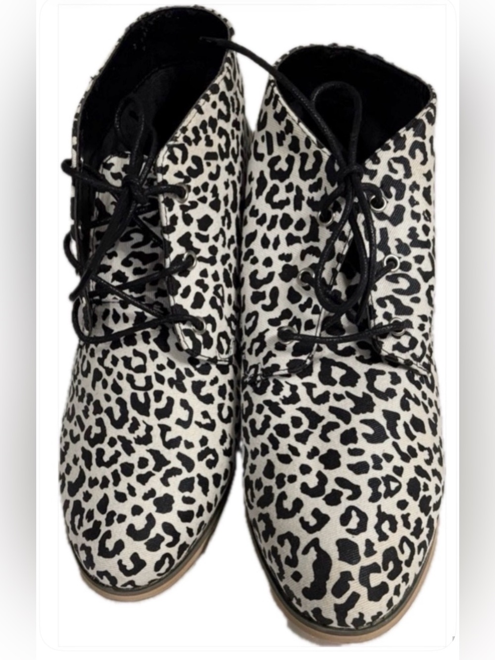 Journee Collection Tatum Leopard Print Lace-Up Ankle Booties in SZ. 10